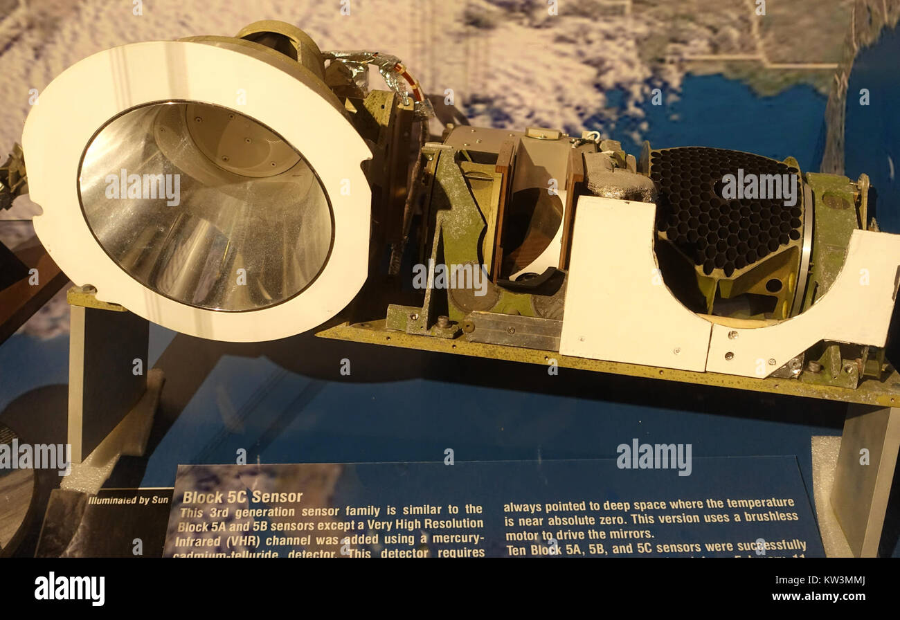 Il sensore Block 5C, sviluppato da Westinghouse negli anni '1970, faceva parte del programma DMSP per la scansione di linee satellitari meteorologiche. Ha svolto un ruolo chiave nell'osservazione meteorologica e nella tecnologia satellitare. Foto Stock