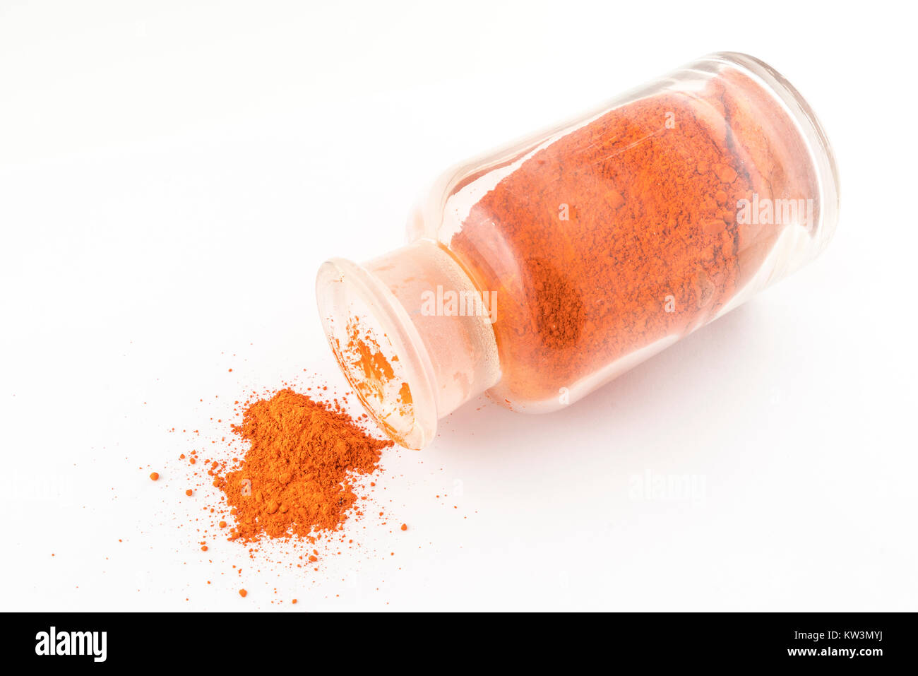 Contenitori di vetro naturale contenente pigmenti colorati in polvere Foto Stock