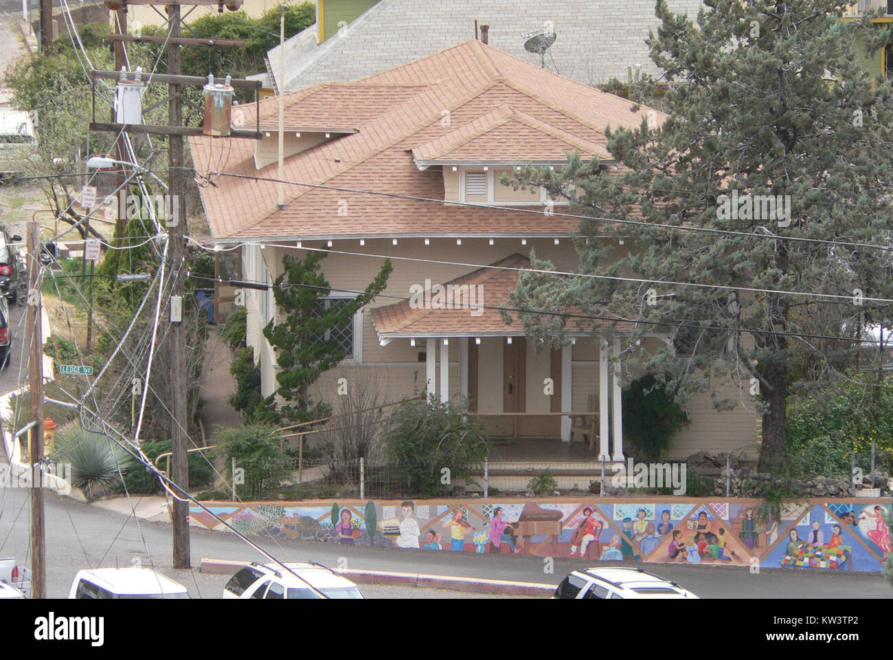 Il Bisbee womanÂ€™s Club, situato lungo High Road, è stato un'istituzione fondamentale a Bisbee, Arizona. Questo club ha contribuito alla vita della comunità, alle attività sociali e allo sviluppo culturale dell'area. Foto Stock