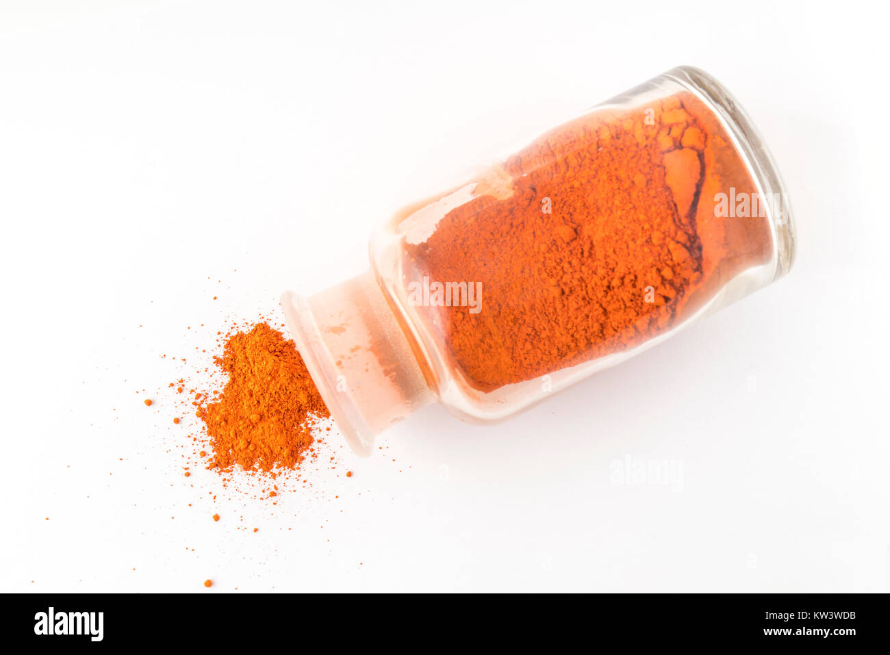 Contenitori di vetro naturale contenente pigmenti colorati in polvere Foto Stock