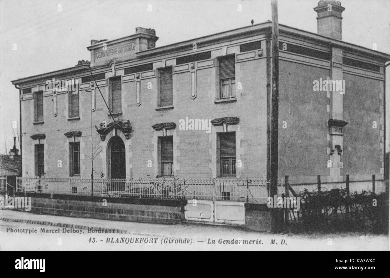 Il BF Gendarmerie si riferisce a una specifica unità di polizia militare, storicamente associata alle forze di gendarmeria in Europa. Questa unità ha svolto un ruolo significativo nell'applicazione della legge e nei compiti militari durante il XX secolo. Foto Stock