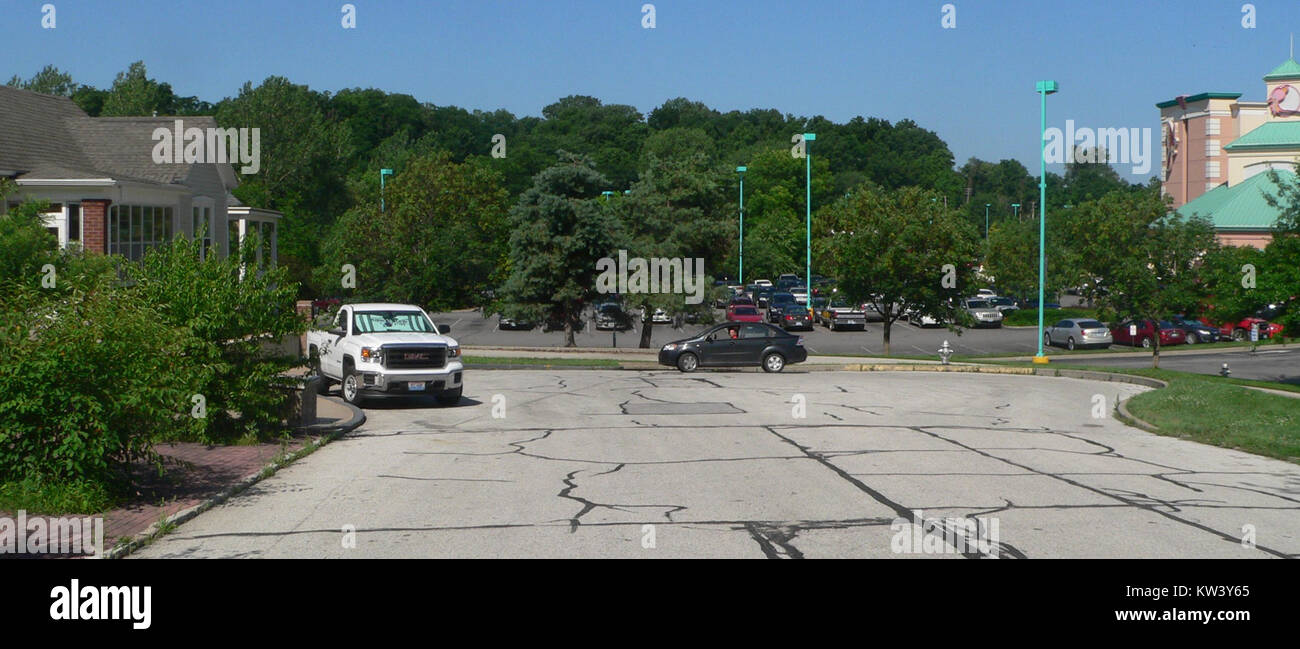 Questa immagine mostra High Street a Boonville, Missouri, guardando da ovest a sud-ovest dall'incrocio con la 2nd Street. La fotografia cattura l'architettura e l'ambiente urbano della città nel suo contesto storico. Foto Stock