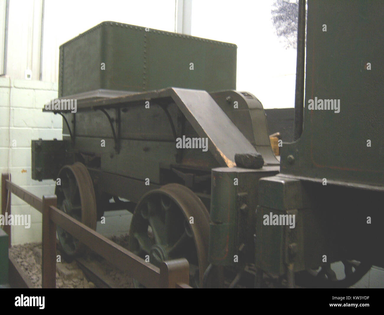 Lo Stephenson Railway Museum espone una mostra con Billy, una figura storica o un personaggio legato alla ferrovia. Il museo celebra il contributo delle ferrovie alla storia dei trasporti e allo sviluppo industriale. Foto Stock