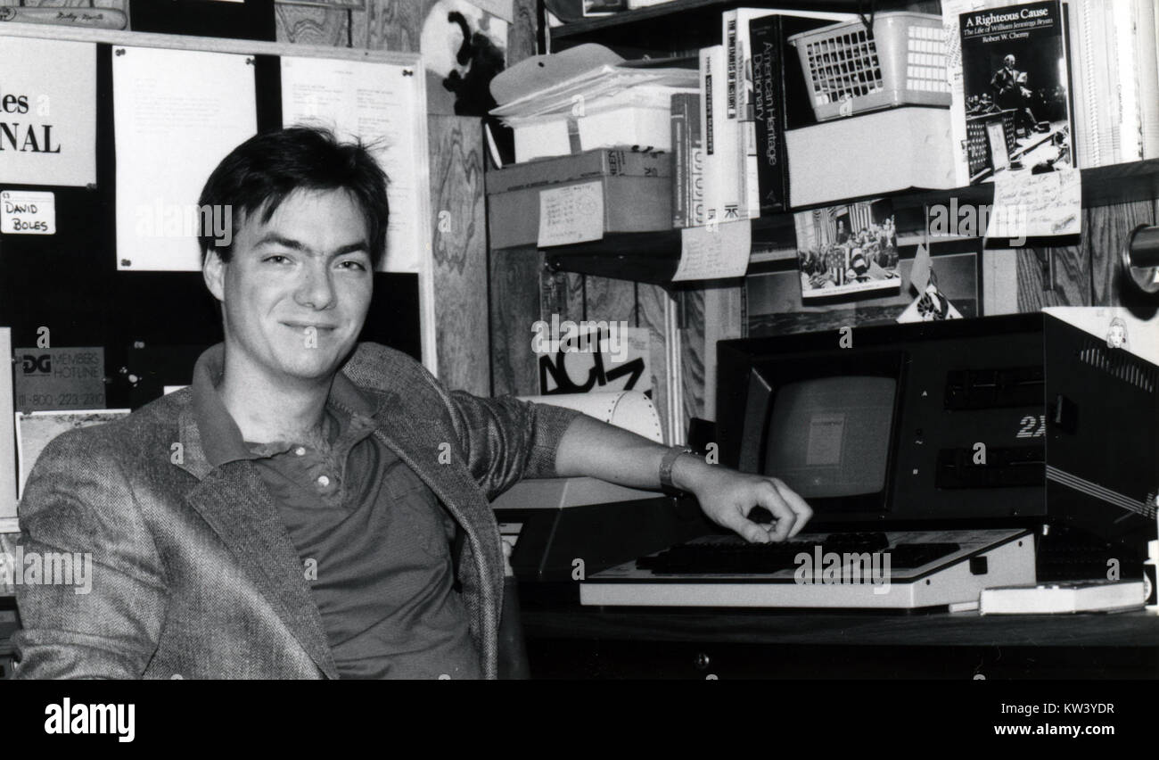 Questa fotografia degli anni '1980 cattura l'essenza dell'epoca, riflettendo lo stile e la cultura del tempo, concentrandosi su individui o momenti chiave. Foto Stock