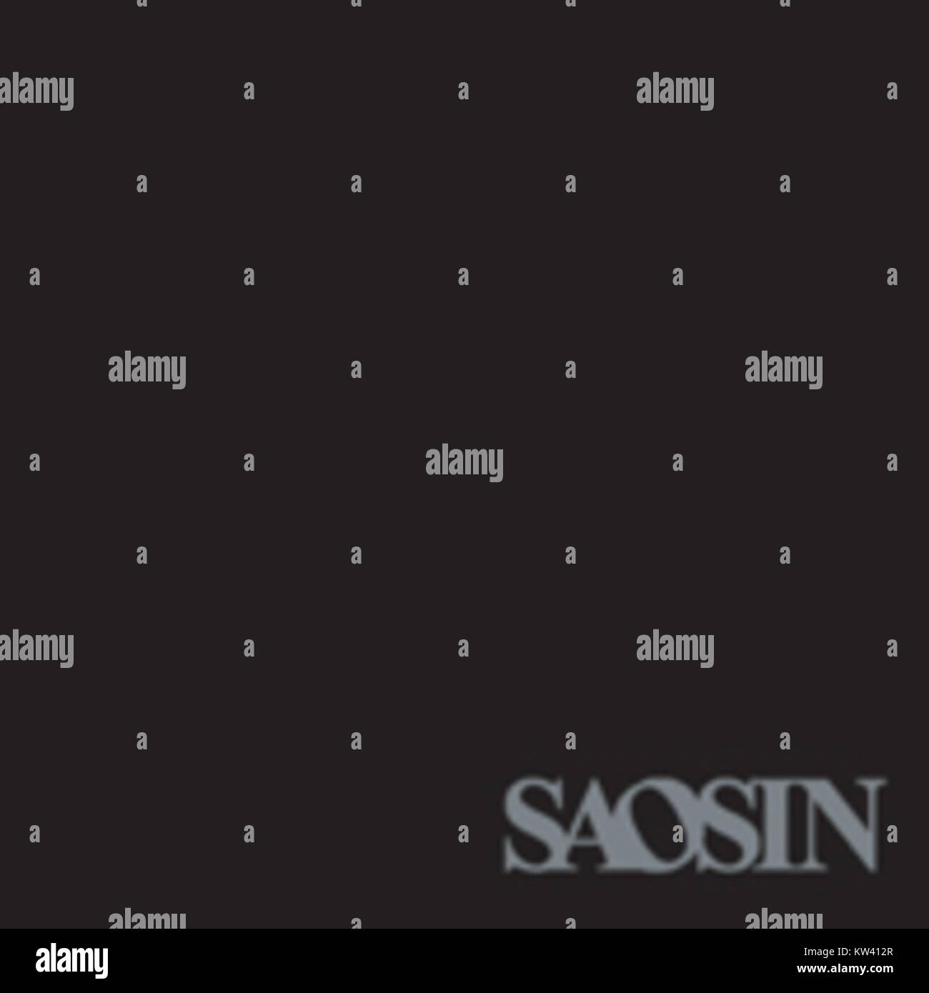 La grafica dell'album per l'EP di Saosin presenta un design distintivo che riflette il suono post-hardcore della band. Nota per la loro intensità emotiva e la miscela unica di elementi melodici, la copertina dell'album completa il tema della musica della lotta personale e della crescita. L'EP è significativo nella scena musicale alternativa, catturando l'essenza del post-hardcore dei primi anni '2000. Foto Stock