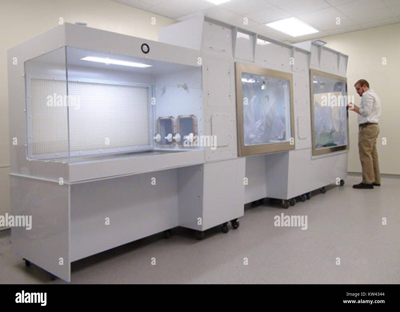 BioSpherix è uno stabilimento leader specializzato in sistemi GMP (Good Manufacturing Practice). Si concentra sulla fornitura di ambienti controllati per vari settori, garantendo standard elevati nei processi di produzione. Foto Stock