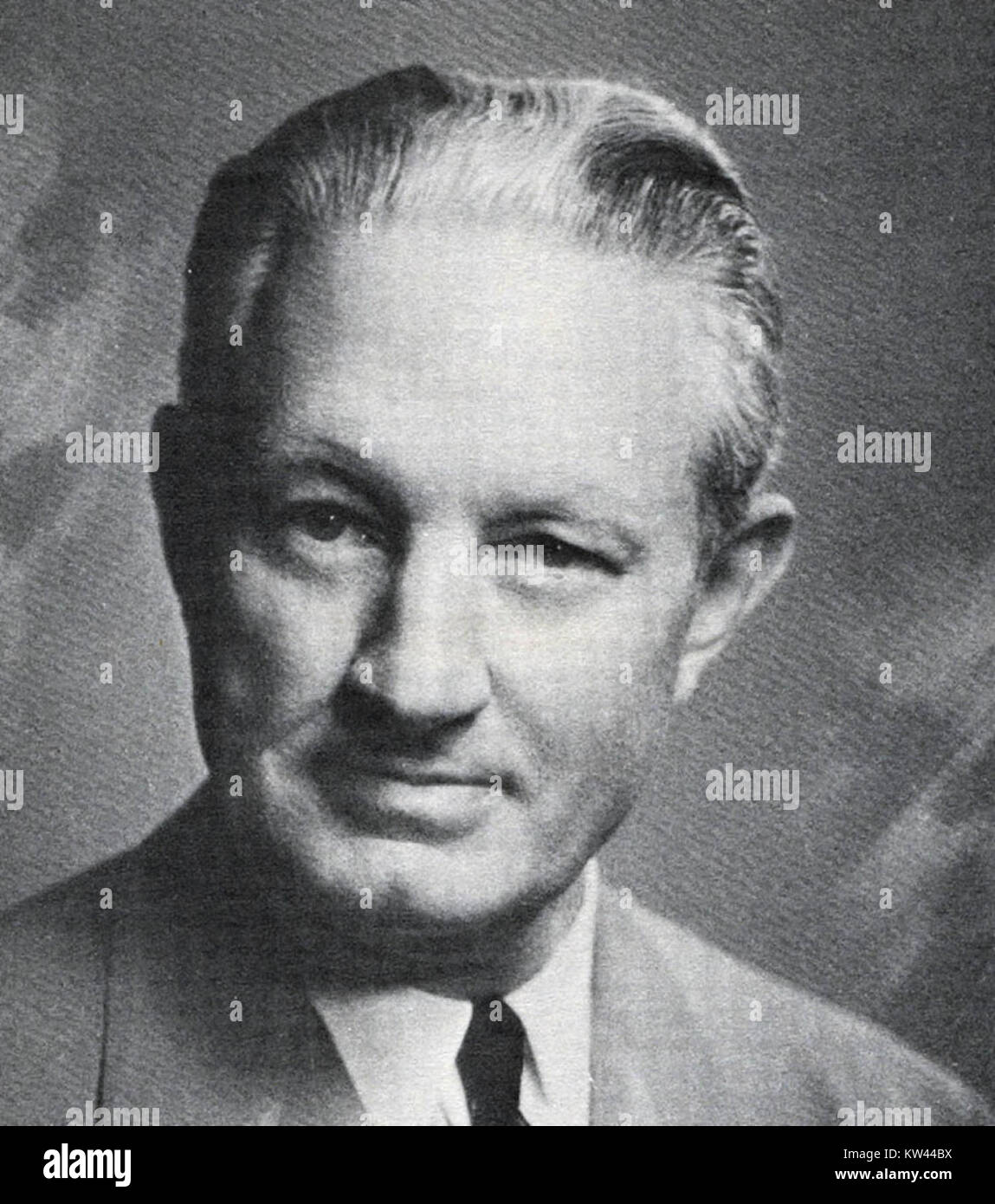 Kim Sigler fu il 41° governatore del Michigan dal 1947 al 1949. Repubblicano, il mandato di Sigler fu segnato da sforzi per migliorare le finanze e le infrastrutture statali. Ha anche affrontato le sfide degli aggiustamenti economici post-bellici. Foto Stock