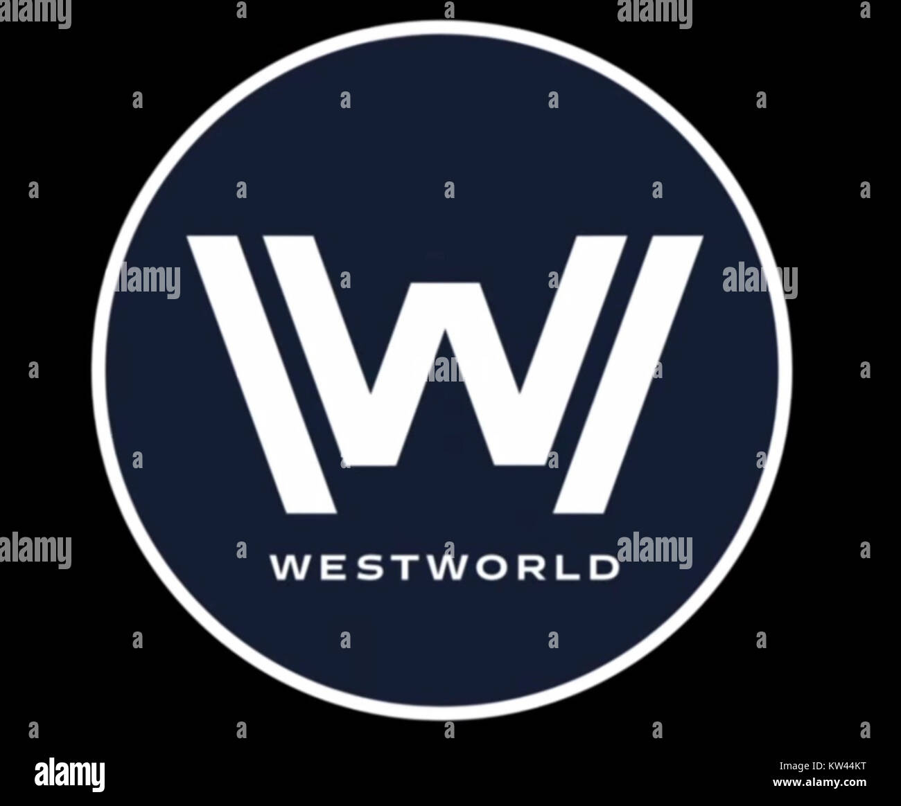 Il logo del titolo di "Westworld" rappresenta il tema futuristico e basato sull'intelligenza artificiale dello show. È un elemento visivo chiave associato alla serie di fantascienza. Foto Stock
