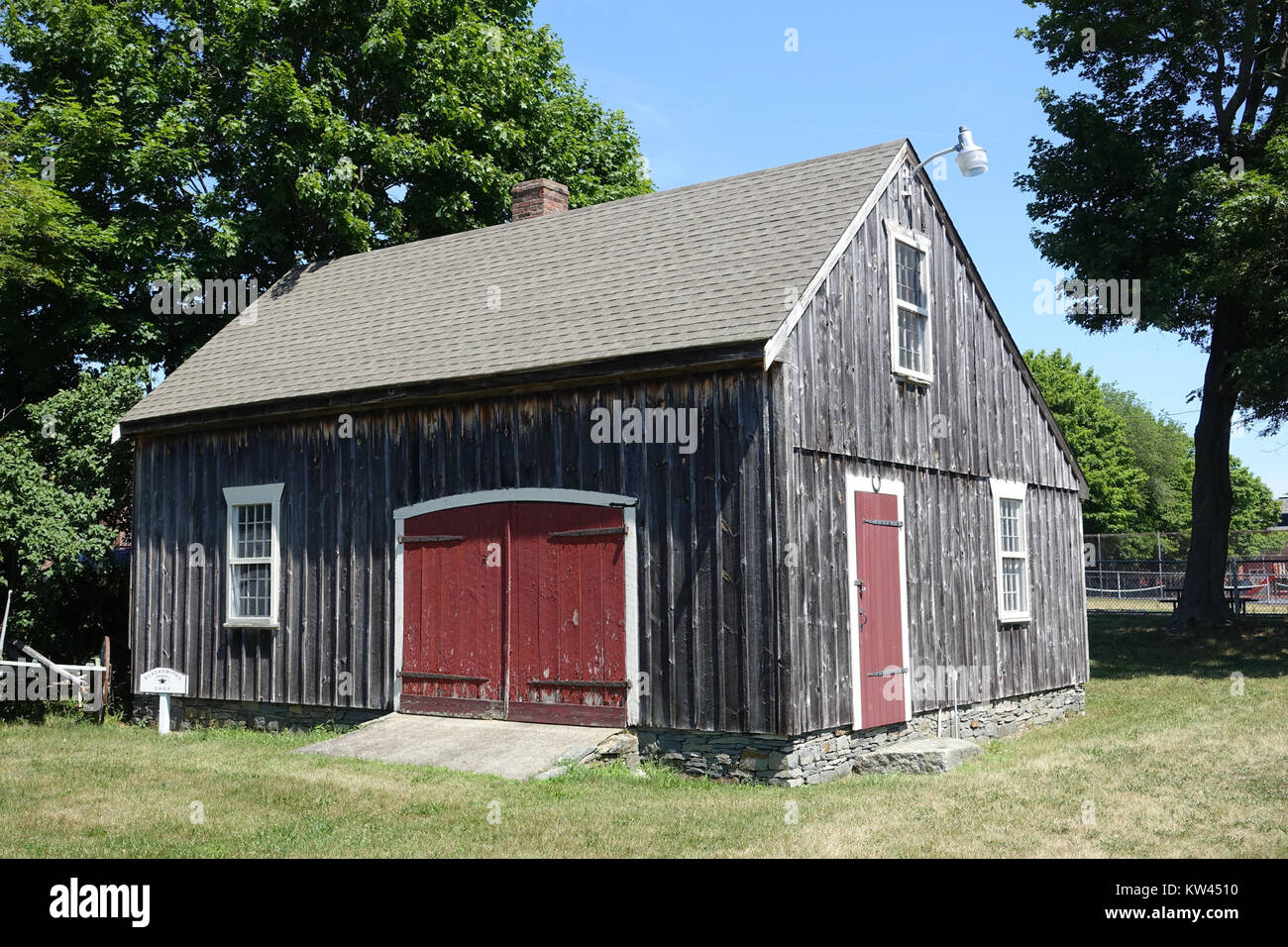 Il Middleborough Historical Museum di Middleborough, Massachusetts, espone una bottega di fabbri di recente costruzione, che riflette l'artigianato e i mestieri storici. Foto Stock
