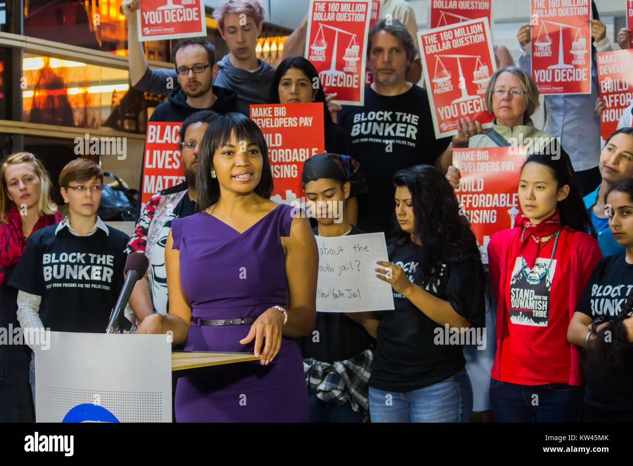 Un annuncio di vittoria per la campagna "Block the Bunker", probabilmente riferito a un evento sportivo o pubblico in cui è stato raggiunto un traguardo o un successo specifico. Foto Stock