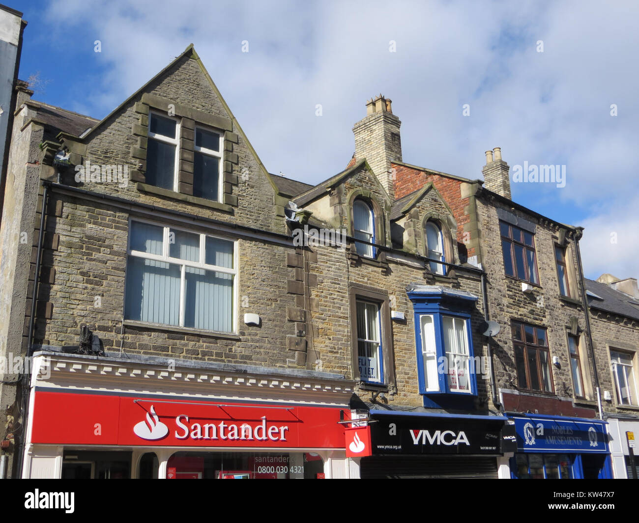 Bishop Auckland è una città commerciale della contea di Durham, in Inghilterra, nota per il suo significato storico, i monumenti locali e il patrimonio culturale della regione. Foto Stock