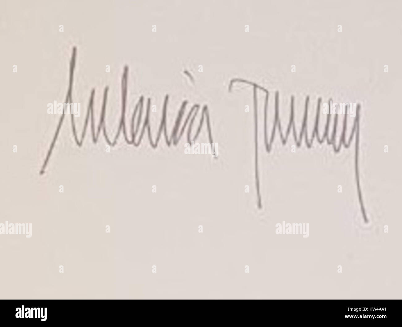 Melania Knauss Trump, la First Lady degli Stati Uniti dal 2017 al 2021, è nota per il suo ruolo pubblico e la sua firma, spesso associata a eventi ufficiali e apparizioni pubbliche. Foto Stock