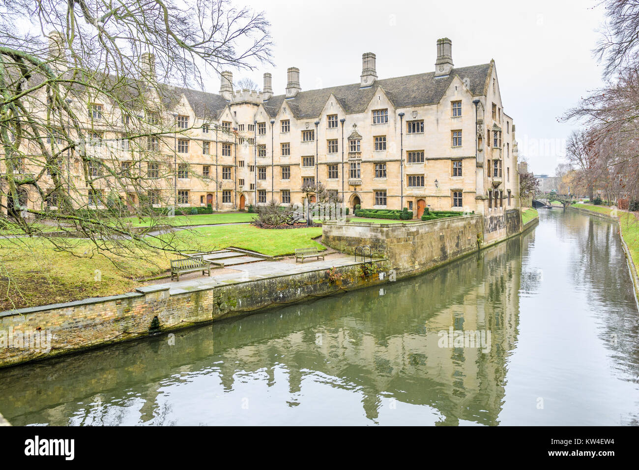 Il fiume Cam di fronte Bodley's Court al King's College, Università di Cambridge, Inghilterra. Foto Stock