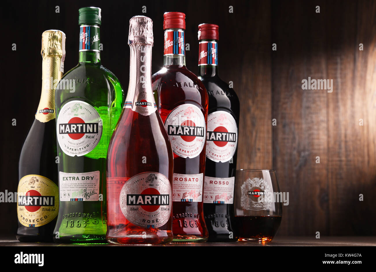 POZNAN, Polonia - dic 7, 2017: Prodotti di Martini, famoso vermouth italiano è il mondo della quarta più potente di marca alcolica prodotta a Torino da Ma Foto Stock