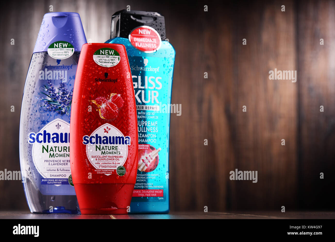 POZNAN, Polonia - dic 7, 2017: bottiglie di Schwarzkopf prodotti, popolare marchio del primo liquido shampoo sviluppata dal chimico tedesco Hans Schwarzkopf in 1 Foto Stock