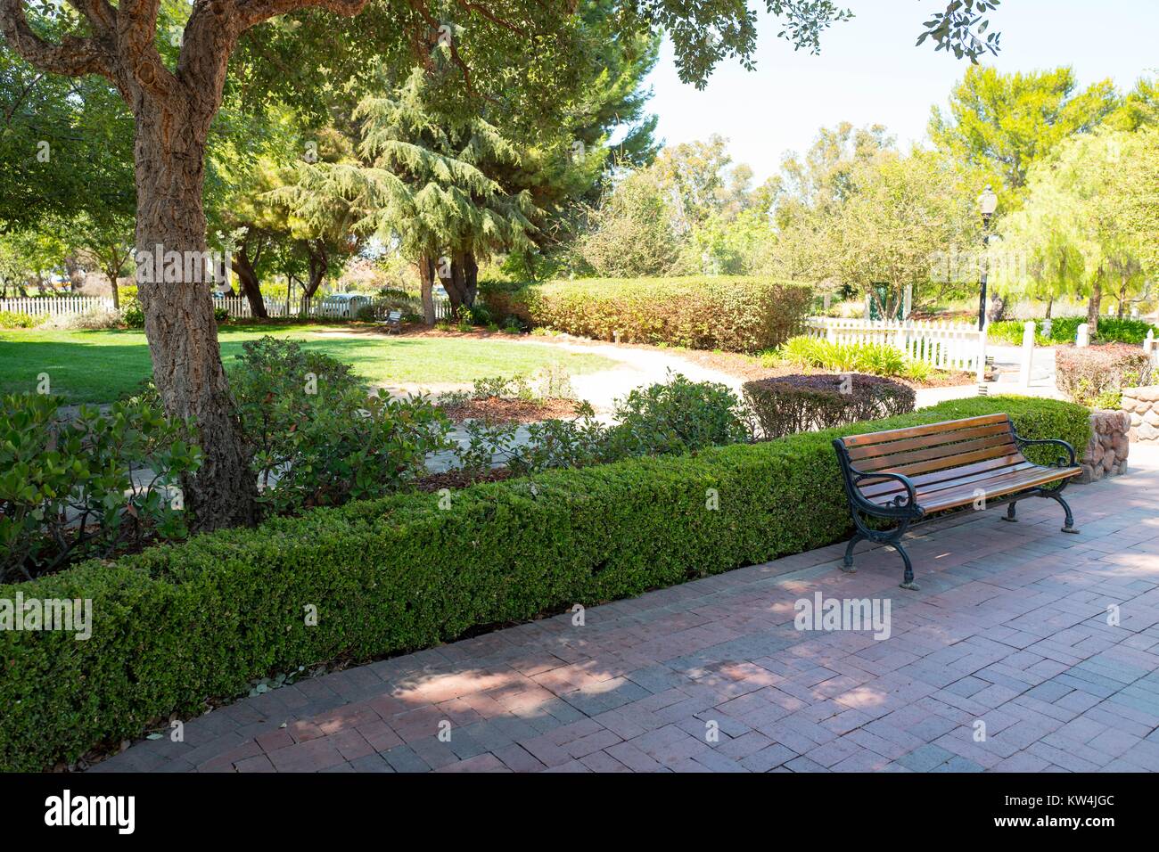Retro patio e giardini al La Casa Rengstorff, restaurato casa vittoriana e una delle prime case costruite nella Silicon Valley Town di Mountain View, California, 24 agosto 2016. Foto Stock