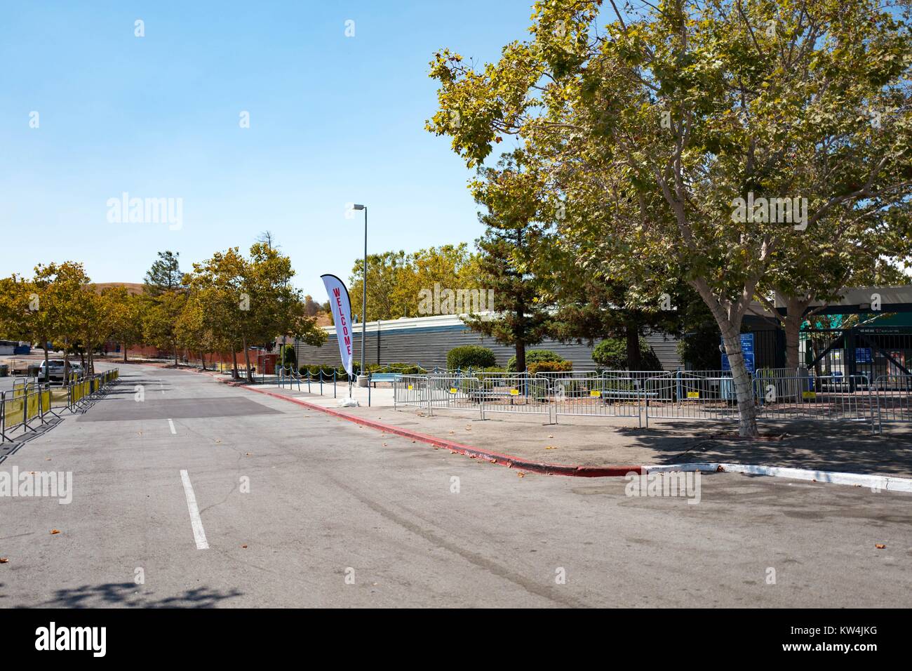 Area di parcheggio al litorale anfiteatro, un concerto di musiche popolari sede nella Silicon Valley Town di Mountain View, California, 24 agosto 2016. Foto Stock