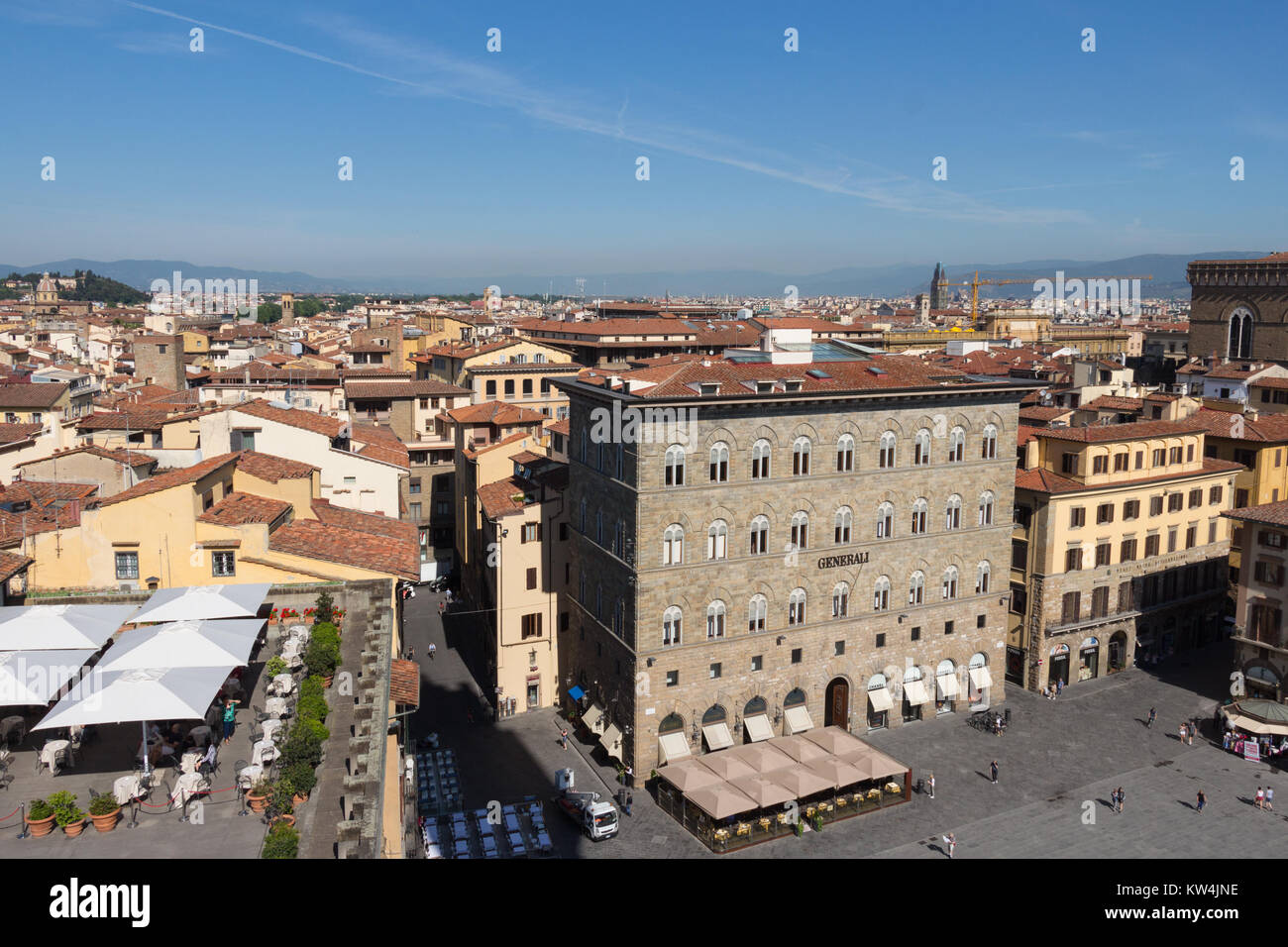 L'Italia, Firenze - 18 Maggio 2017: la vista da Palazzo Vecchio a Palazzo delle Assicurazioni Generali in Piazza della Signoria, il 18 maggio 2017 in Fl Foto Stock