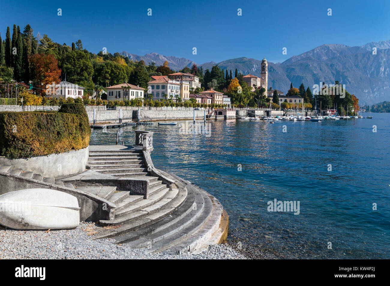 Il lago di Como il borgo di Tremezzo, Lombardia, Italia, Europa. Foto Stock