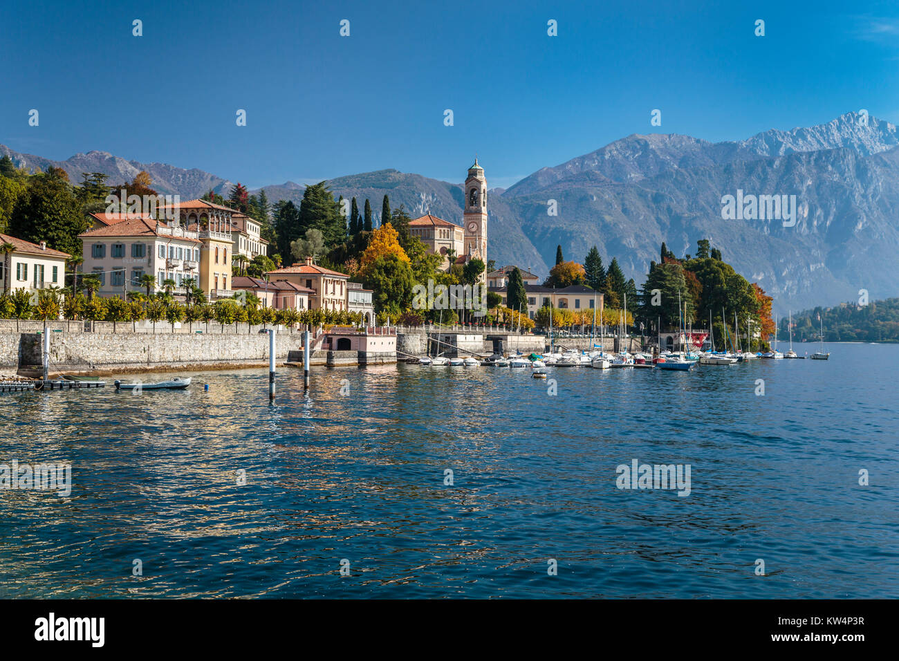 Il lago di Como il borgo di Tremezzo, Lombardia, Italia, Europa. Foto Stock