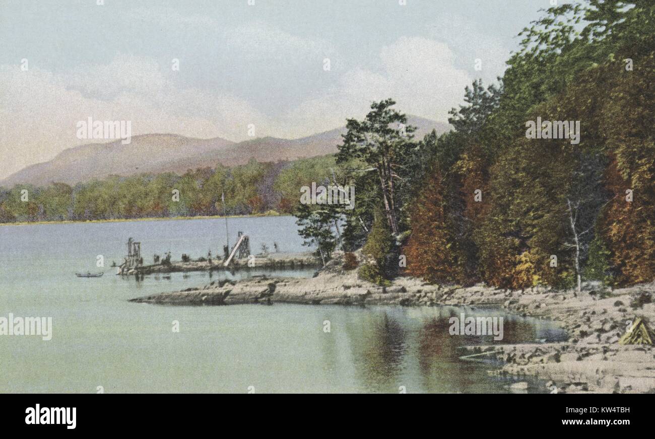 Cartolina del punto di Avery e Wensley Bay a Camp Dudley, Westport-su-Lago Champlain, New York, 1914. Dalla Biblioteca Pubblica di New York. Foto Stock
