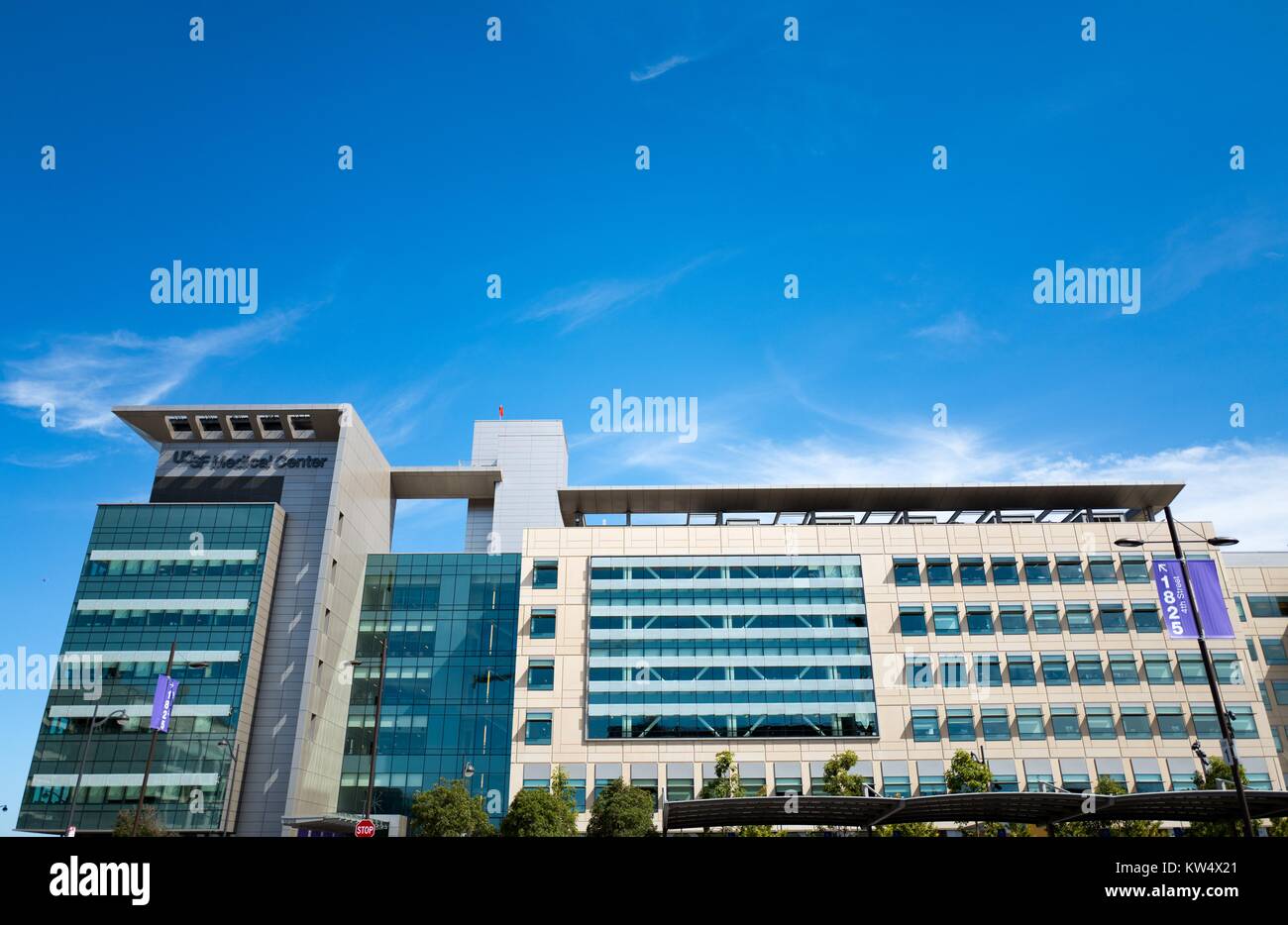 Edificio principale dell'Università della California di San Francisco (UCSF) Medical Center nella missione di zona della Baia di San Francisco, California, 20 settembre 2016. Foto Stock