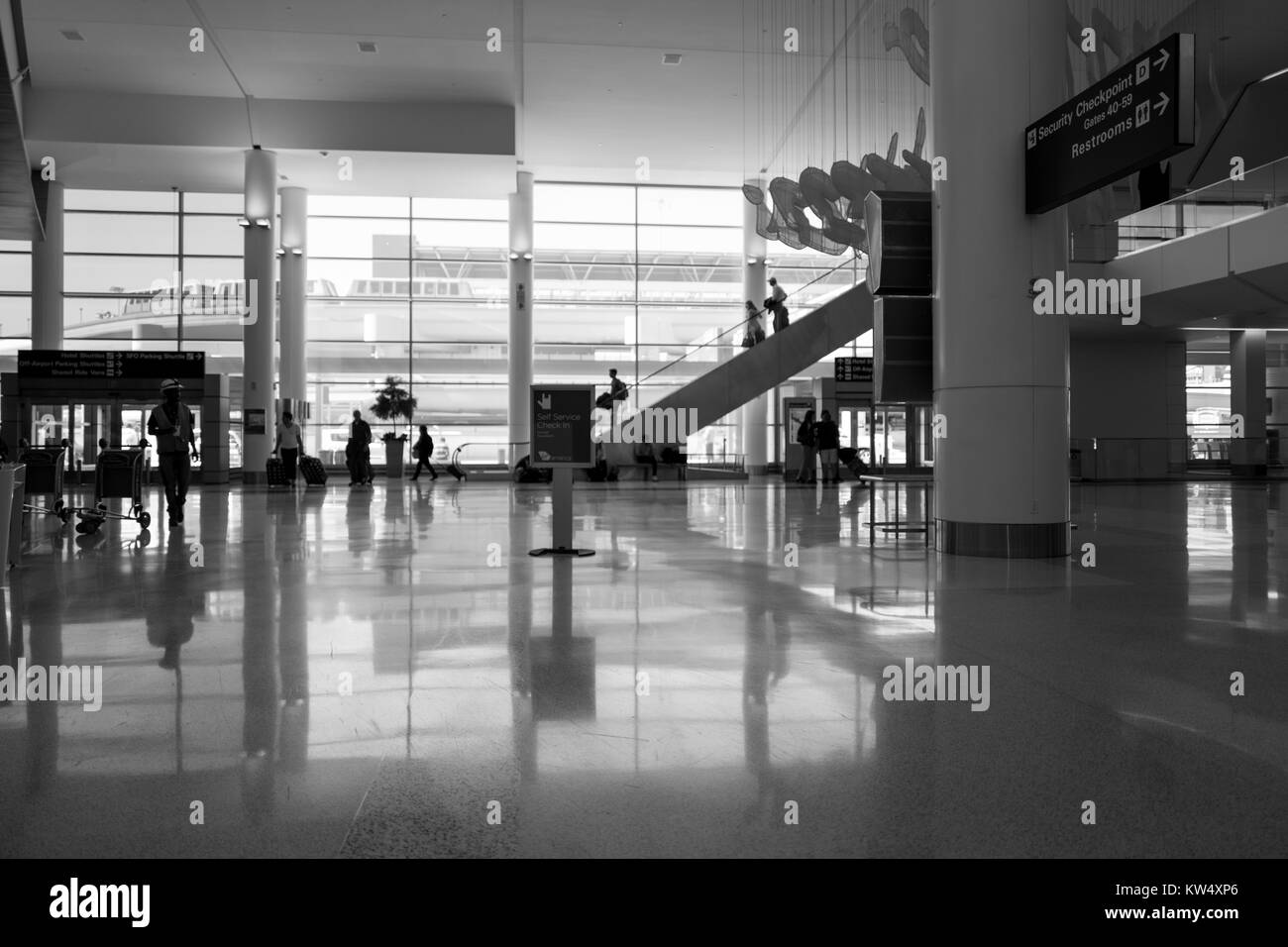 Lobby all'entrata per il Terminal 2 dell'Aeroporto Internazionale di San Francisco, South San Francisco, California, 24 settembre 2016. Foto Stock