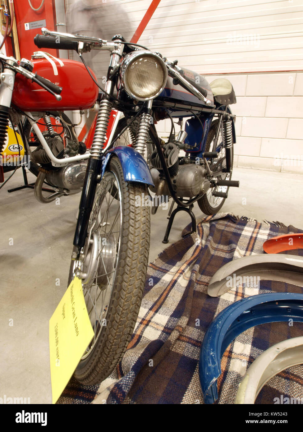 La Bianchi Gran Luna è una bicicletta da strada, progettata per le prestazioni con particolare attenzione al comfort e alla velocità. È noto per la sua struttura leggera e la tecnologia avanzata. Foto Stock