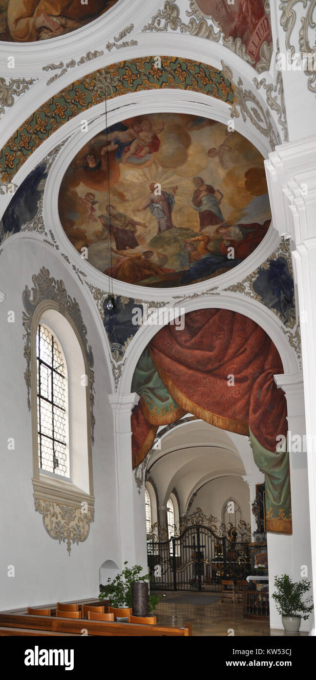 Chiesa di San Martino a Biberach, Germania, fotografata il 27 aprile 2011. Conosciuto per il suo stile architettonico distintivo e il suo significato culturale all'interno della regione di Biberach. Foto Stock