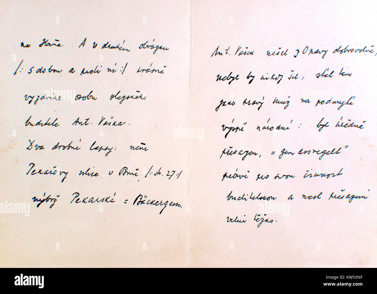 Bezruc dopis 2 3 si riferisce a lettere scritte dal poeta ceco Petr BezruÄ . Queste lettere forniscono un'idea della sua vita e del suo lavoro, offrendo uno sguardo agli aspetti personali e letterari della sua carriera di scrittore. Foto Stock