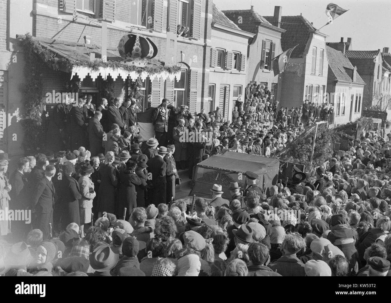 Una visita della coppia reale in Zelanda, Paesi Bassi, che cattura il loro tour e le celebrazioni locali durante questo fidanzamento ufficiale. La Zelanda è conosciuta per i suoi paesaggi pittoreschi e i monumenti storici. Foto Stock