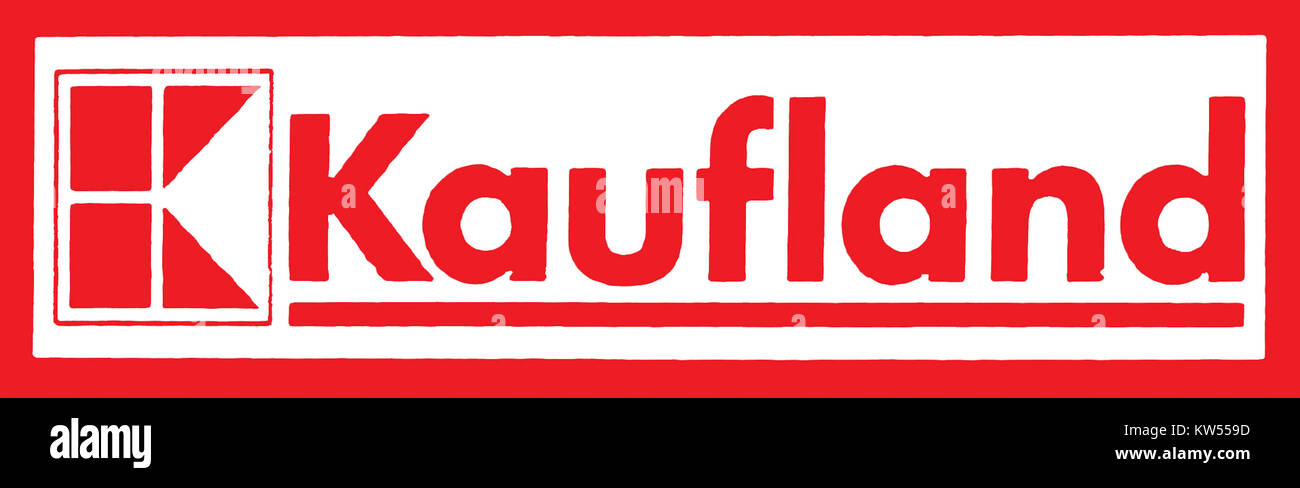 Kaufland è una catena internazionale di supermercati con sede in Germania che offre una vasta gamma di generi alimentari, prodotti per la casa e molto altro ancora. Nota per i suoi prezzi convenienti e l'ampia scelta di prodotti, Kaufland serve clienti in tutta Europa. Foto Stock