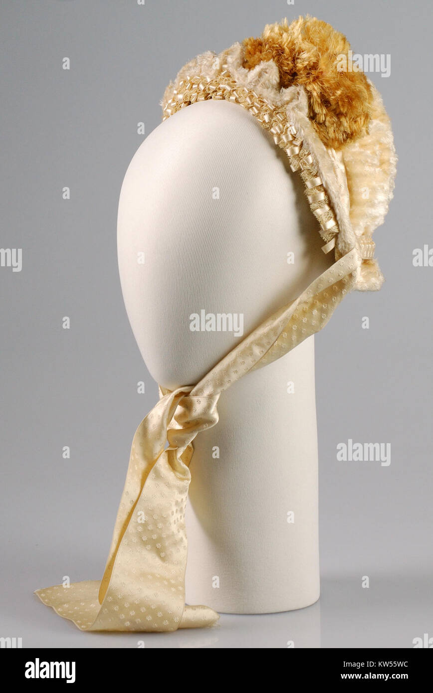 Cofano MET 66.101.121 CP si riferisce a un'opera d'arte o un oggetto alloggiato nel MET, probabilmente incentrato su una rappresentazione artistica o culturale. Il pezzo potrebbe far parte della collezione del museo di manufatti culturali o oggetti decorativi. Foto Stock