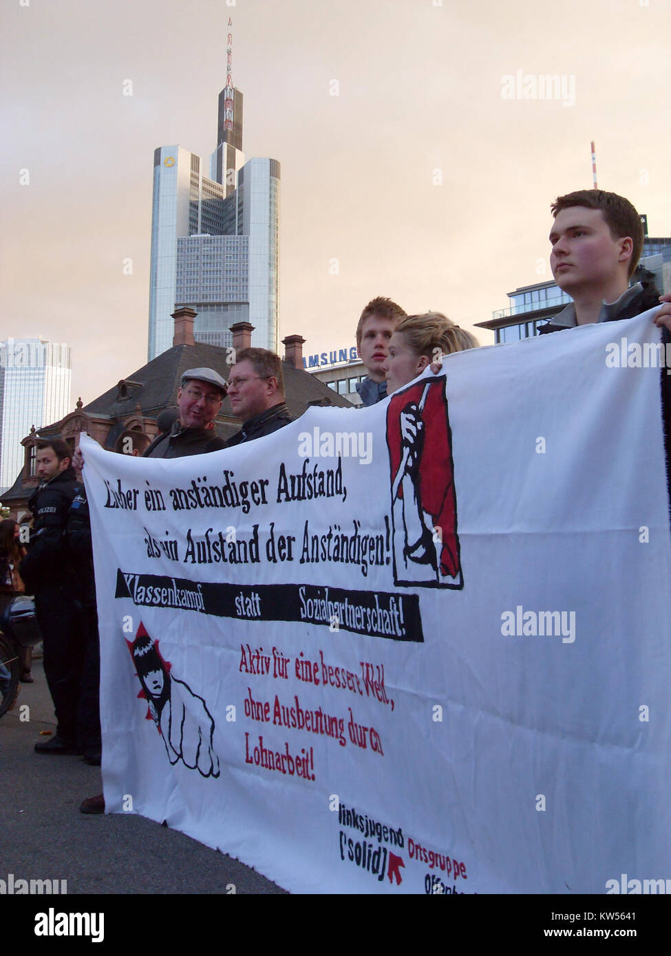 Il Blockupy è un movimento e una serie di proteste in Europa, incentrate principalmente sulla giustizia economica, l'opposizione alle misure di austerità e la critica alle politiche economiche come quelle attuate dall'Unione europea e dal Fondo monetario internazionale. Foto Stock