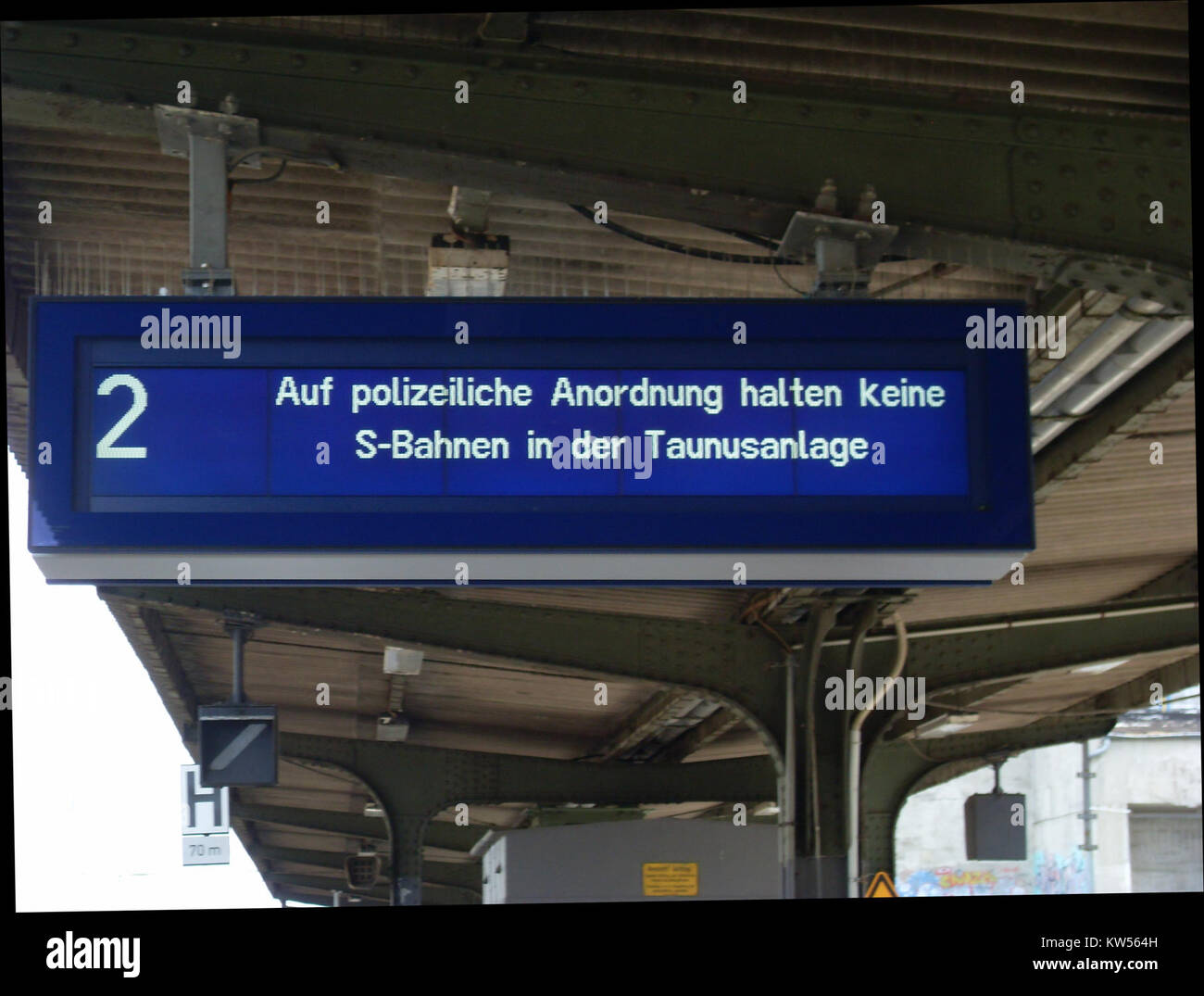 Il Blockupy è un movimento sociale in Europa che sostiene la giustizia economica e misure anti-austerità. L'immagine rappresenta una delle proteste tenutesi nel 2011, che chiedono un cambiamento sistemico e una maggiore uguaglianza economica. Foto Stock