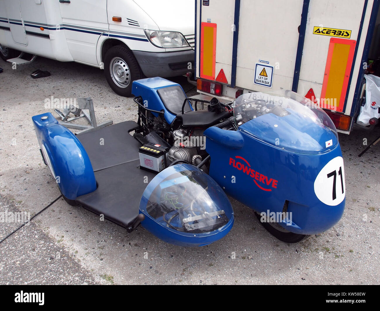 La combinazione BMW n. 71 rappresenta un modello unico del marchio automobilistico tedesco, che mostra la maestria e l'ingegneria di BMW nella sua epoca, riflettendo l'eredità di brandâ nel settore automobilistico. Foto Stock