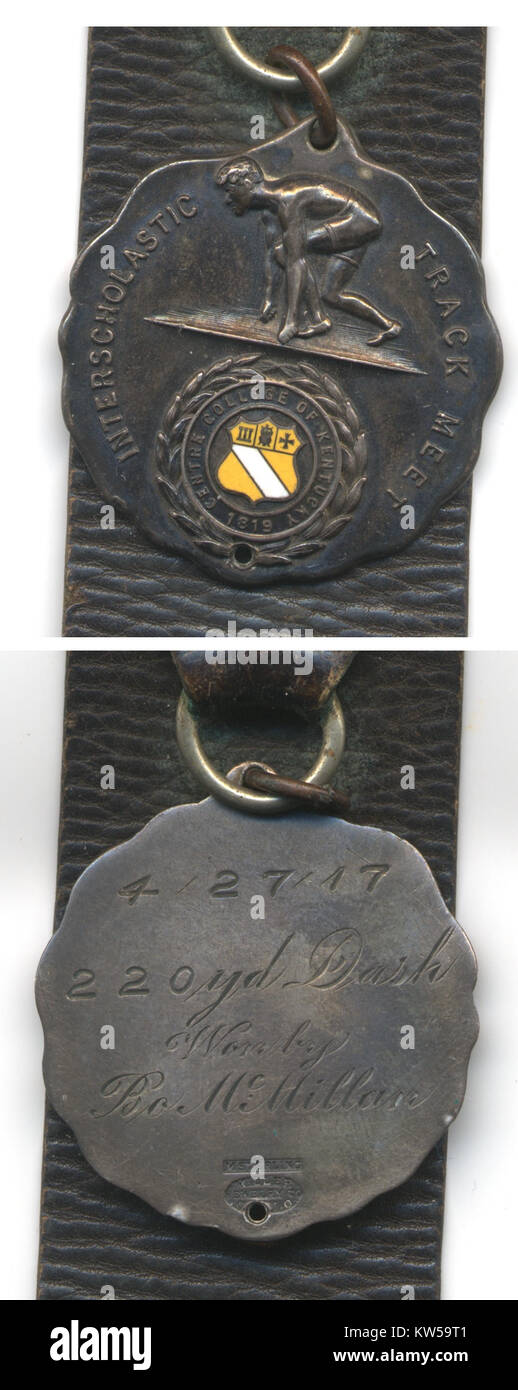 Fotografia di una medaglia di pista vinta da Bo McMillin ad un incontro interscolastico al Centre College il 27 aprile 1917, per la corsa di 220 yard. Foto Stock