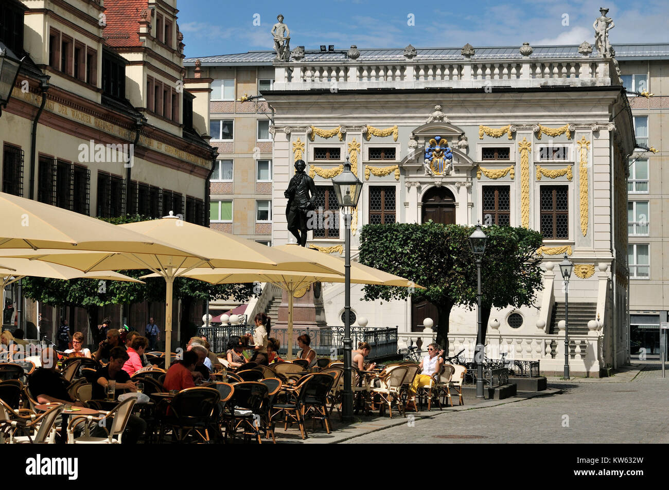 Postmarket con il Goethe's Monument e old stock exchange , Nachmarkt mit Goethedenkmal und Alter Boerse Foto Stock