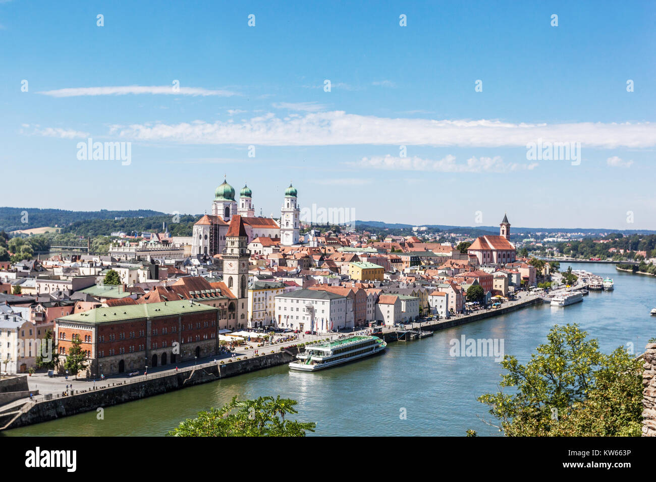 Fiume Danubio Passau Germania paesaggio città vecchia paesaggio fiume europeo Foto Stock