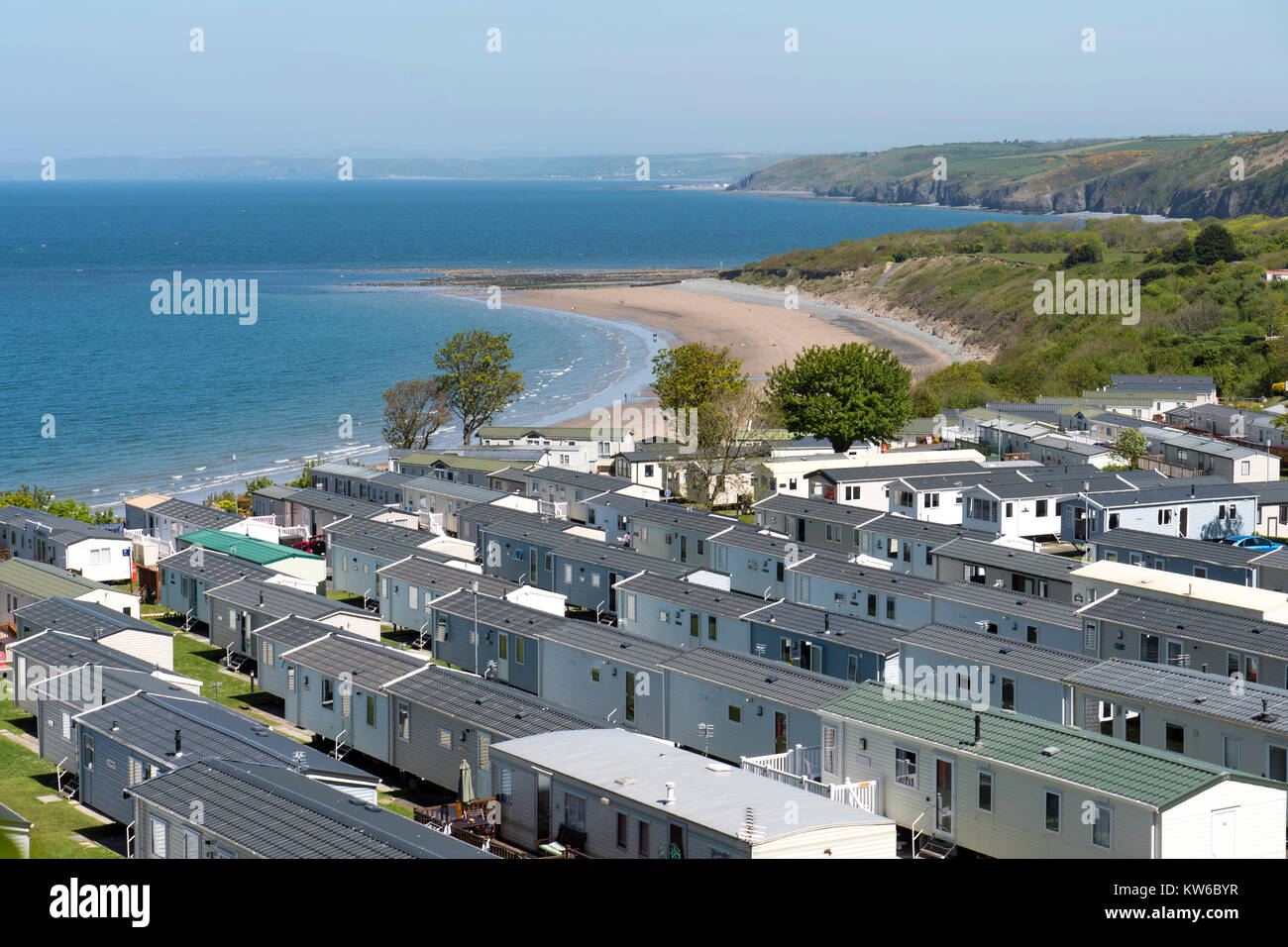 Holiday caravan park e la linea costiera New Quay Ceredigion nel Galles Foto Stock