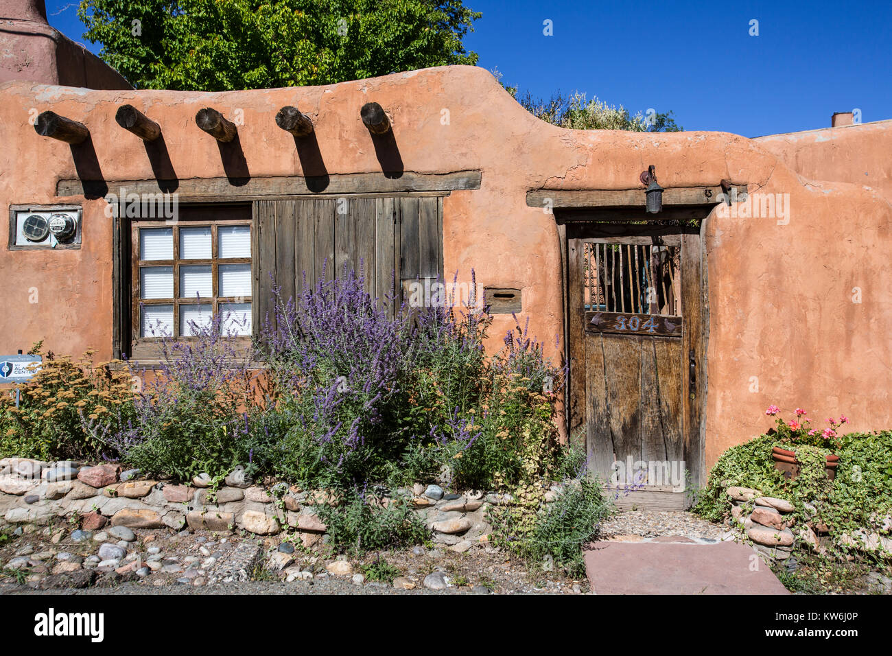 Canyon Road case di adobe, Santa Fe, New Mexico Foto Stock