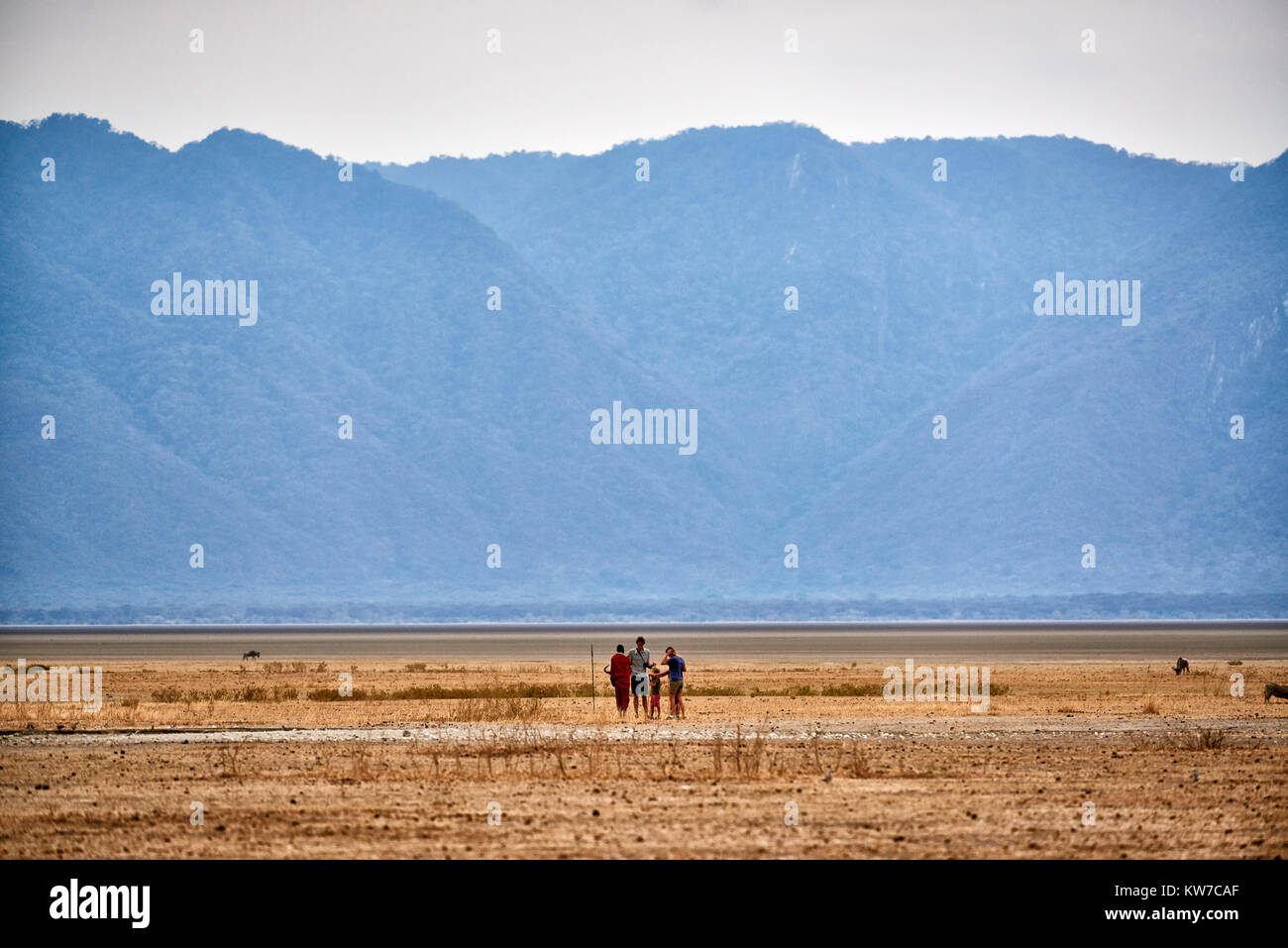 A piedi con Safari Masai, Lake Manyara National Park, Tanzania Africa Foto Stock