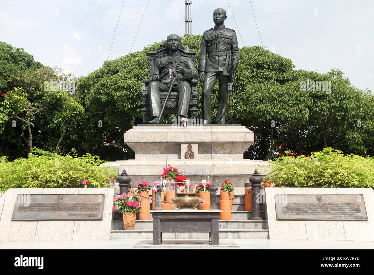 Rama V e Rama VI nell'università di Chulalongkorn a Bangkok, Tailandia Foto Stock