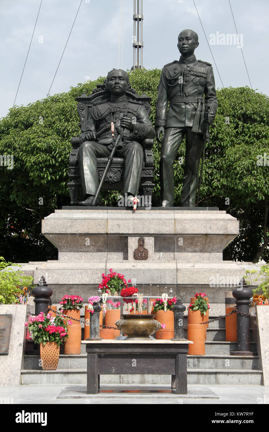 Rama V e Rama VI nell'università di Chulalongkorn a Bangkok, Tailandia Foto Stock