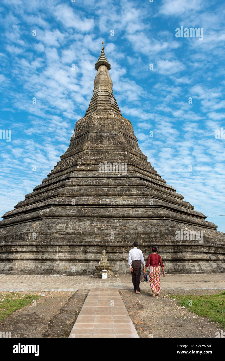 Ratana Man Aung Zedidaw Pagoda, Mrauk U, Birmania (Myanmar) Foto Stock