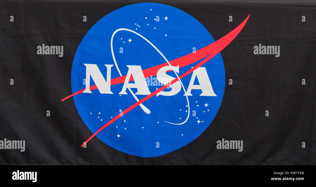 Oshkosh, WI - 24 Luglio 2017: un logo della NASA su una tovaglia in corrispondenza di un display stand. Foto Stock