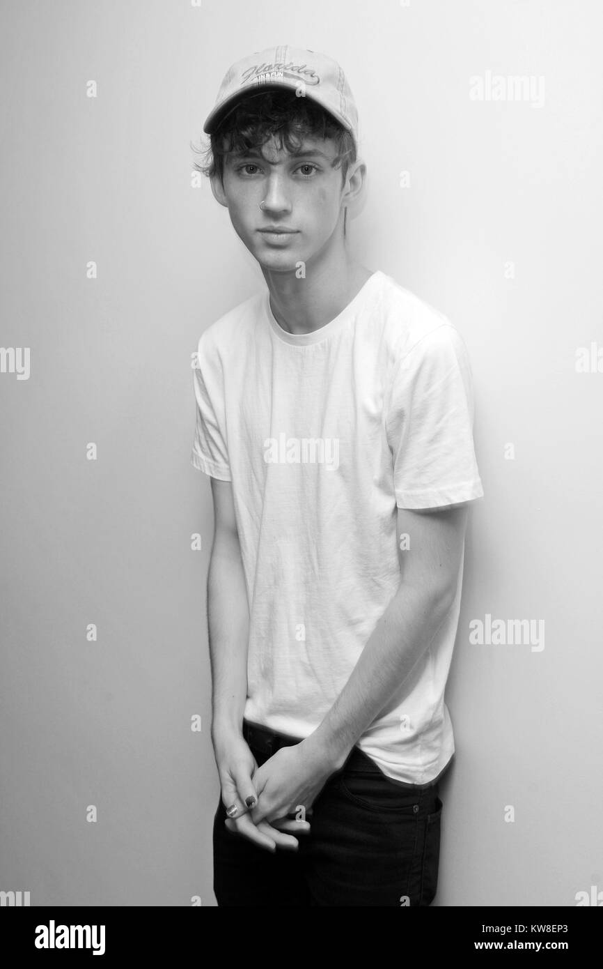 HOLLYWOOD, FL - MARZO 13: Troye Sivan visite visite 97,3 il 13 marzo 2016 in Hollywood Florida Persone: Troye Sivan Foto Stock