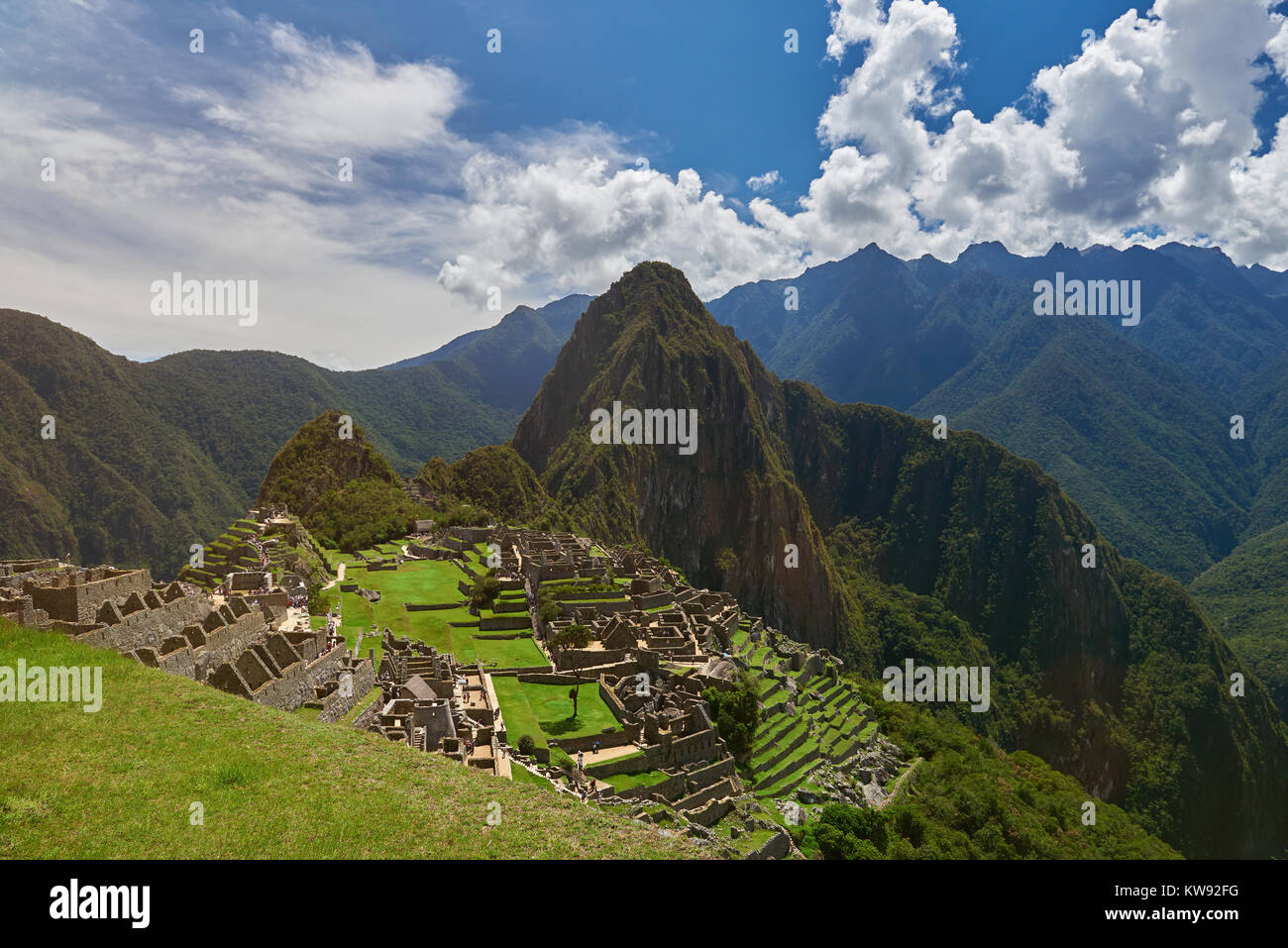 Famosa località turistica in Perù Machu Picchu. Verdi terrazzamenti agricoli di antica Inca Foto Stock