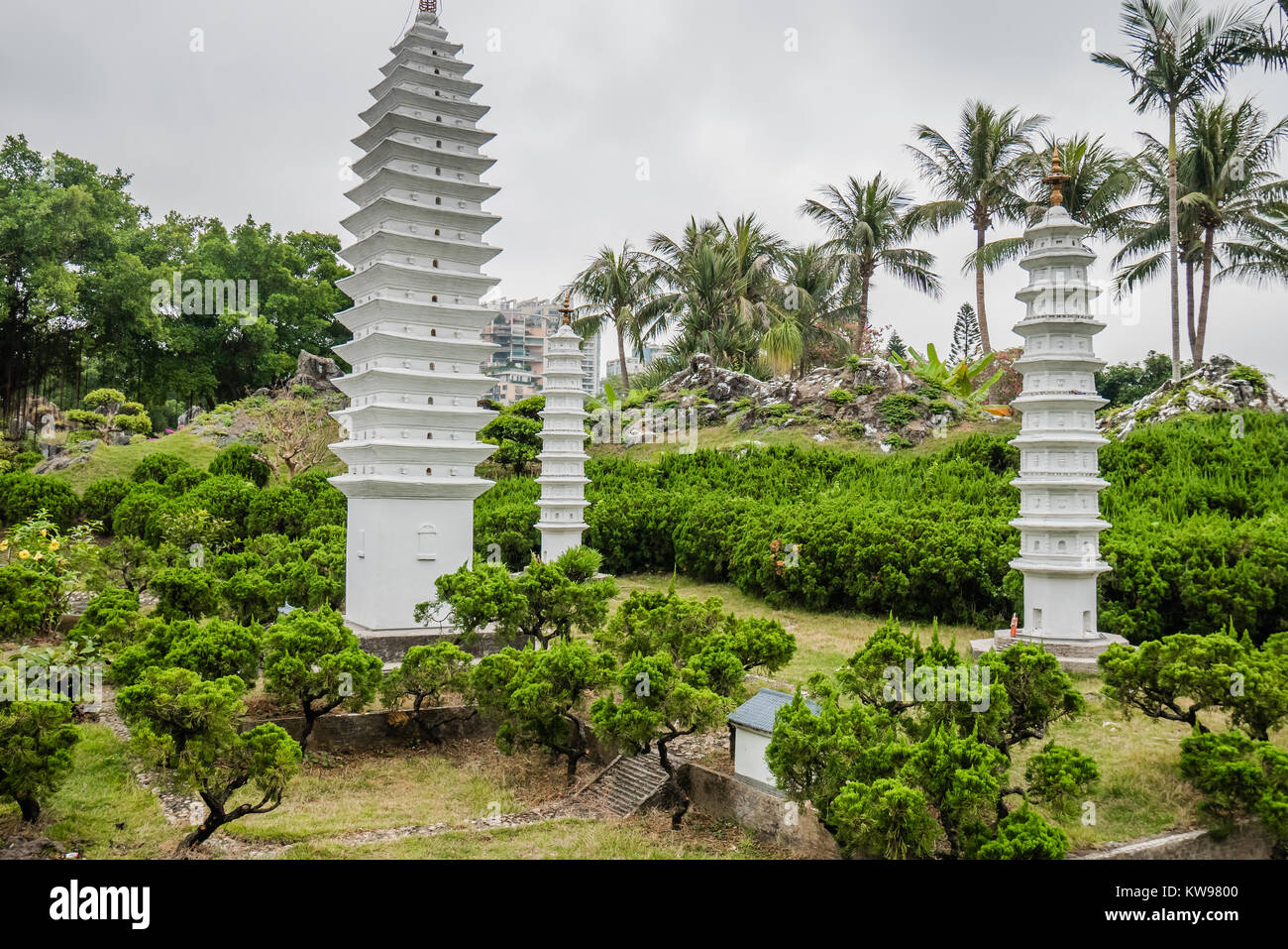 Punto di riferimento cinese versione in miniatura tre antiche pagode Foto Stock