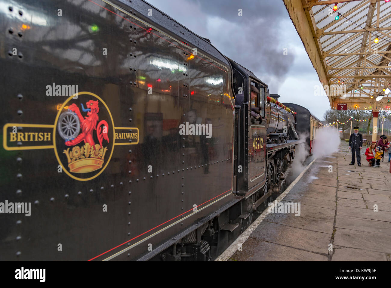 London Midland & Scottish Railway classe 5MT ('Black 5') 4-6-0 n. 45212 East Lancashire Railway. Ramsbottom stazione. Foto Stock